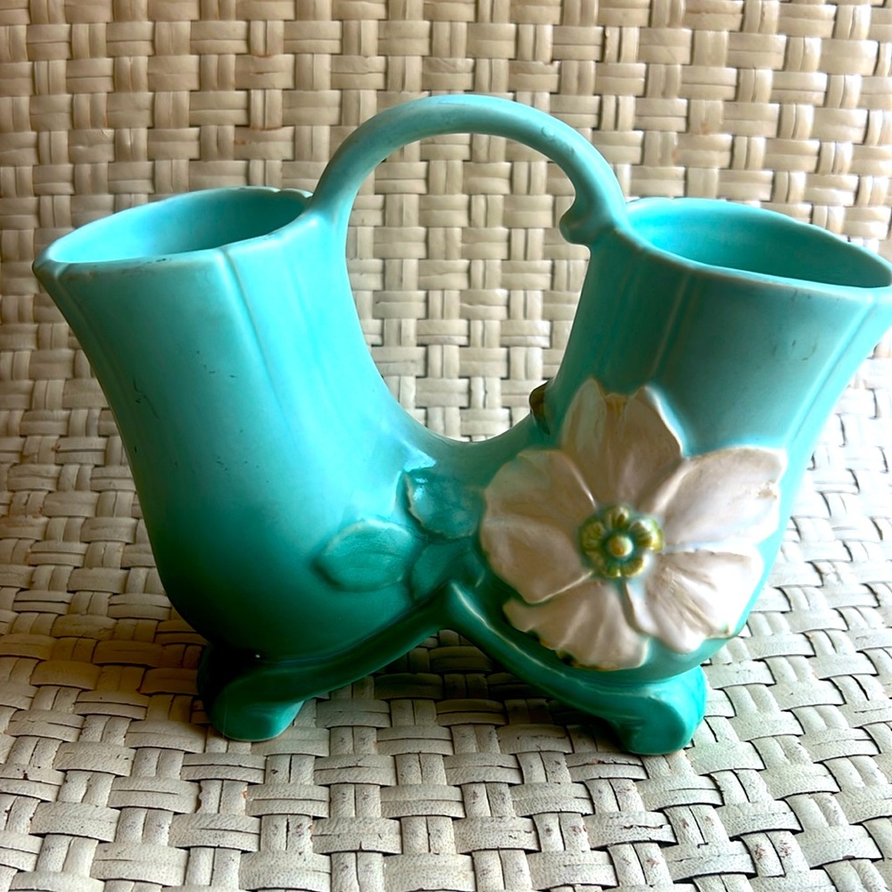 VASE WELLER POTTERY DOUBE GREEN MAGNOLIAS 8” ACROSS BEAUTIFUL
